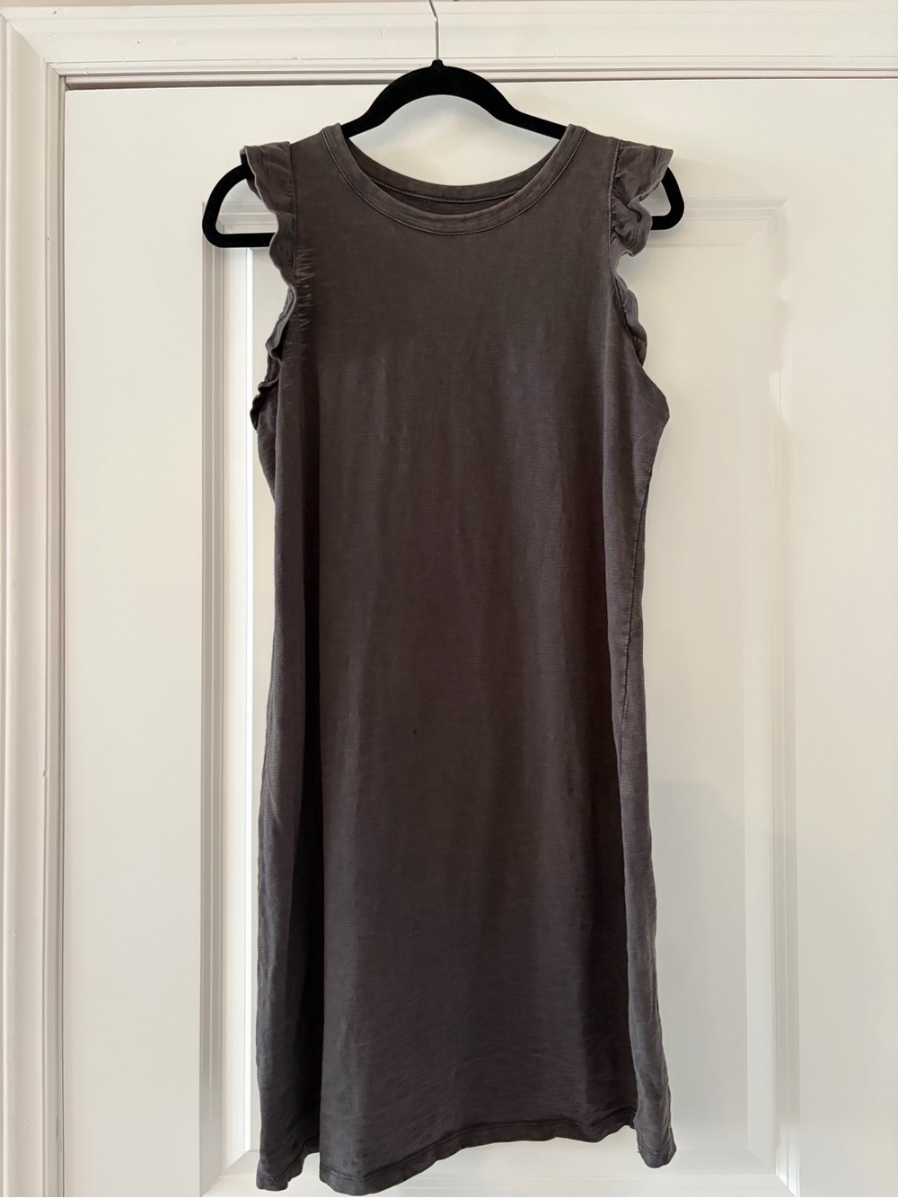 Universal Thread Sleeveless Ruffle Cotton Dress in Charcoal Gray